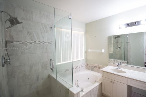 Villa ou maison à vendre à Pembroke Pines, Floride: 4 chambres, 207.92 m2 № 1974580 - photo 22