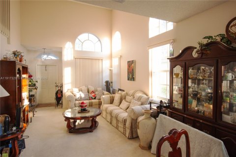 Villa ou maison à vendre à Pembroke Pines, Floride: 4 chambres, 207.92 m2 № 1974580 - photo 11