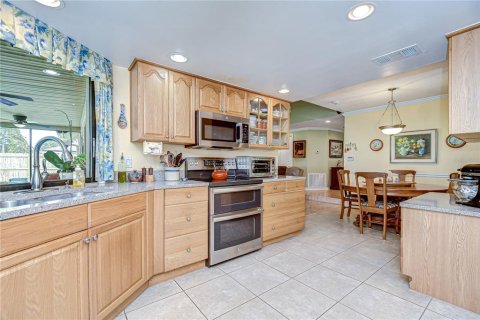 House in Tampa, Florida 3 bedrooms, 170.66 sq.m. № 1849571 - photo 16