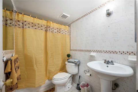 Propiedad comercial en venta en Hollywood, Florida, 197.7 m2 № 2190657 - foto 11
