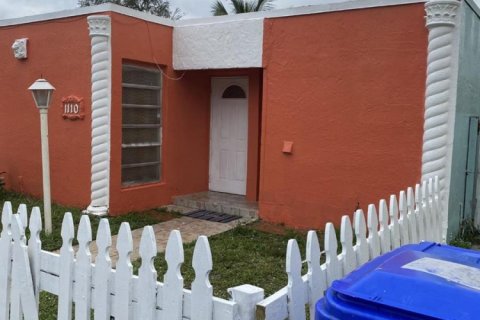 Propiedad comercial en venta en Hollywood, Florida, 197.7 m2 № 2190657 - foto 19