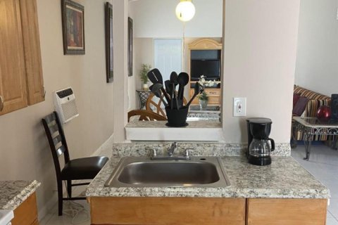 Propiedad comercial en venta en Hollywood, Florida, 197.7 m2 № 2190657 - foto 5