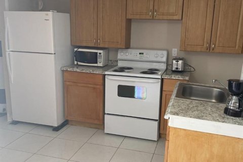 Propiedad comercial en venta en Hollywood, Florida, 197.7 m2 № 2190657 - foto 3