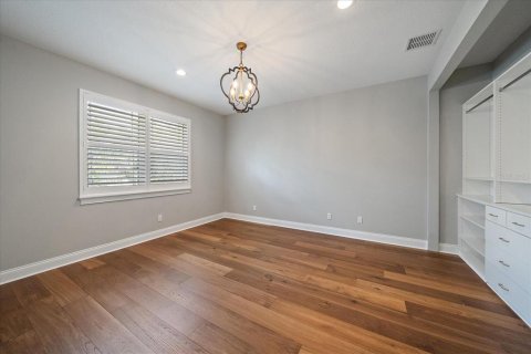 House in Sarasota, Florida 4 bedrooms, 289.86 sq.m. № 2110654 - photo 20
