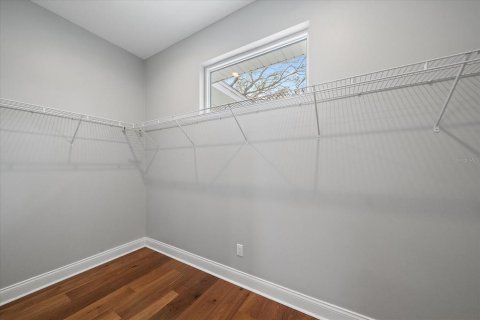 House in Sarasota, Florida 4 bedrooms, 289.86 sq.m. № 2110654 - photo 25