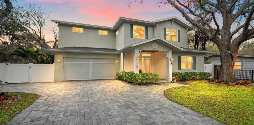 House in Sarasota, Florida 4 bedrooms, 289.86 sq.m. № 2110654