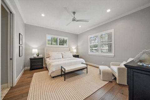 House in Sarasota, Florida 4 bedrooms, 289.86 sq.m. № 2110654 - photo 5