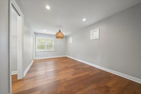 House in Sarasota, Florida 4 bedrooms, 289.86 sq.m. № 2110654 - photo 23