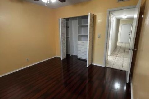 Copropriété à vendre à Atlantis, Floride: 2 chambres, 70.23 m2 № 2241970 - photo 11
