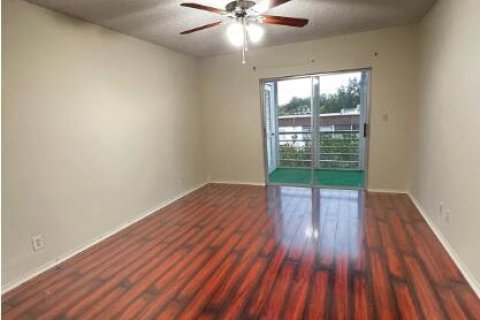Copropriété à vendre à Atlantis, Floride: 2 chambres, 70.23 m2 № 2241970 - photo 13