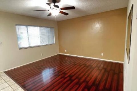 Copropriété à vendre à Atlantis, Floride: 2 chambres, 70.23 m2 № 2241970 - photo 16