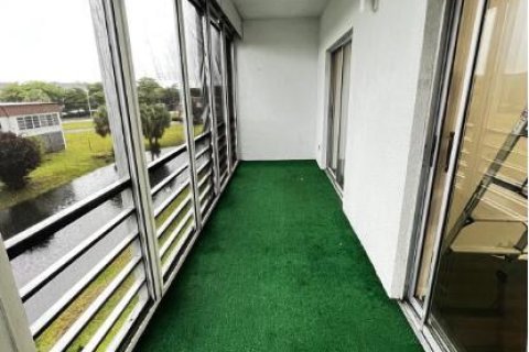 Copropriété à vendre à Atlantis, Floride: 2 chambres, 70.23 m2 № 2241970 - photo 19