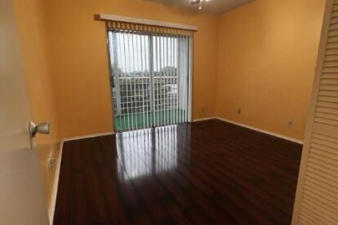 Copropriété à vendre à Atlantis, Floride: 2 chambres, 70.23 m2 № 2241970 - photo 10