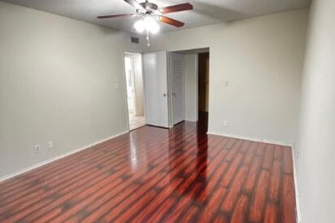 Copropriété à vendre à Atlantis, Floride: 2 chambres, 70.23 m2 № 2241970 - photo 12