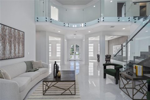 House in Orlando, Florida 5 bedrooms, 543.76 sq.m. № 1791634 - photo 4