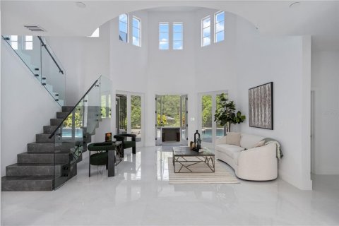 House in Orlando, Florida 5 bedrooms, 543.76 sq.m. № 1791634 - photo 3