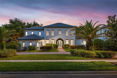 House in Orlando, Florida 5 bedrooms, 543.76 sq.m. № 1791634 - photo 1