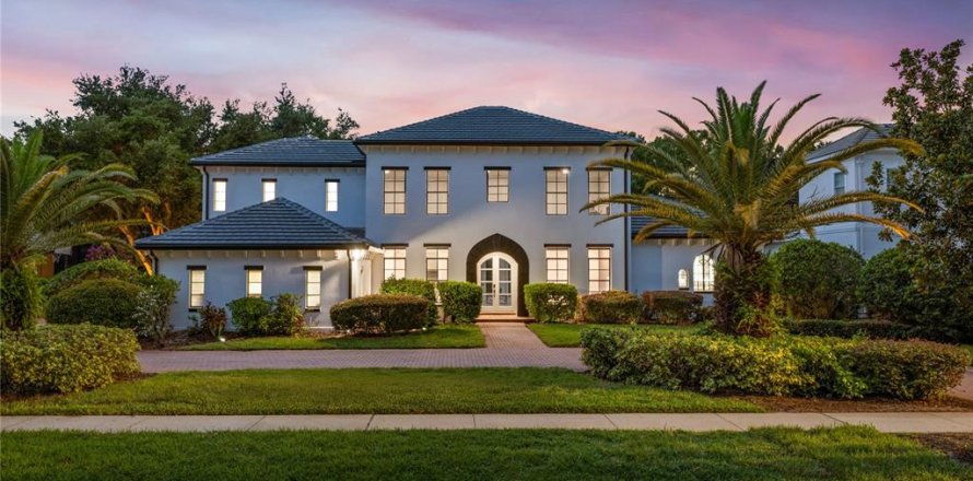 House in Orlando, Florida 5 bedrooms, 543.76 sq.m. № 1791634