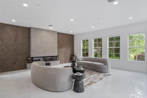 House in Orlando, Florida 5 bedrooms, 543.76 sq.m. № 1791634 - photo 11