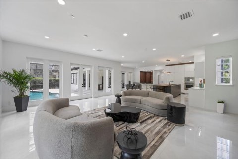 House in Orlando, Florida 5 bedrooms, 543.76 sq.m. № 1791634 - photo 12