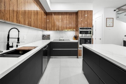 Купить таунхаус в Форт-Лодердейл, Флорида 4 спальни, 227.98м2, № 2024882 - фото 10