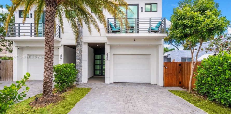 Таунхаус в Форт-Лодердейл, Флорида 4 спальни, 227.98м2 № 2024882