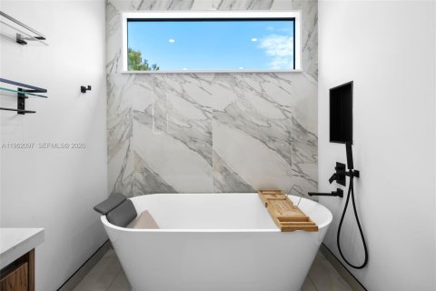 Купить таунхаус в Форт-Лодердейл, Флорида 4 спальни, 227.98м2, № 2024882 - фото 23