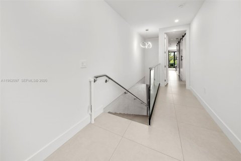 Купить таунхаус в Форт-Лодердейл, Флорида 4 спальни, 227.98м2, № 2024882 - фото 16