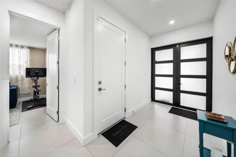 Купить таунхаус в Форт-Лодердейл, Флорида 4 спальни, 227.98м2, № 2024882 - фото 5