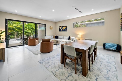 Купить таунхаус в Форт-Лодердейл, Флорида 4 спальни, 227.98м2, № 2024882 - фото 13