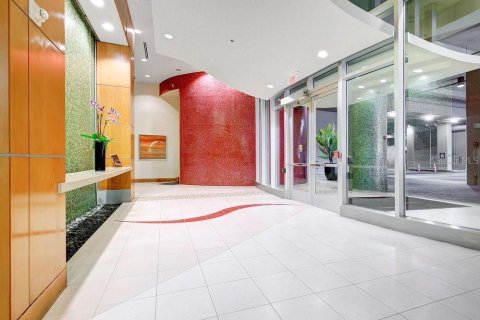 Condo in Orlando, Florida, 2 bedrooms  № 2396408 - photo 23