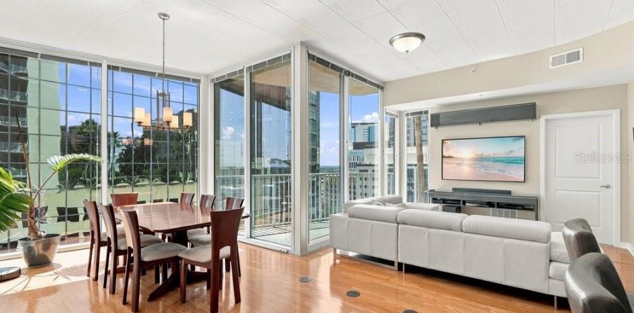Condo in Orlando, Florida, 2 bedrooms  № 2396408