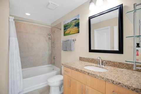 Condo in Orlando, Florida, 2 bedrooms  № 2396408 - photo 16