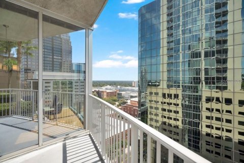 Condo in Orlando, Florida, 2 bedrooms  № 2396408 - photo 19