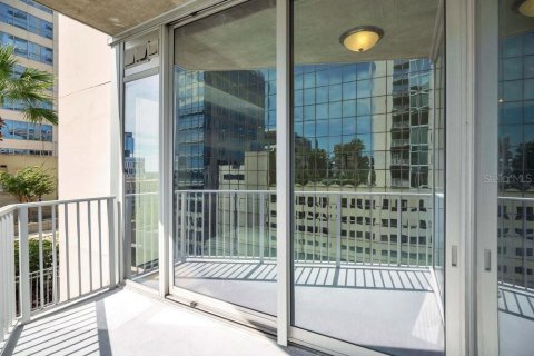 Condo in Orlando, Florida, 2 bedrooms  № 2396408 - photo 20