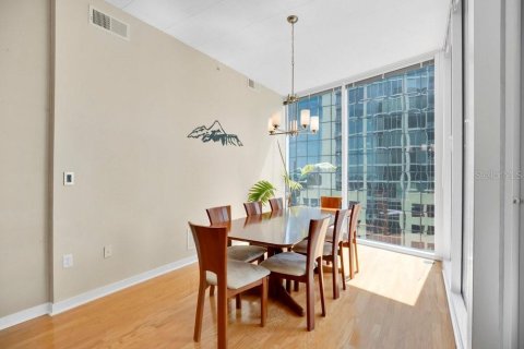 Condo in Orlando, Florida, 2 bedrooms  № 2396408 - photo 9