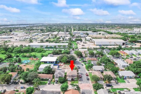 Casa en venta en Lake Worth, Florida, 3 dormitorios, 149.48 m2 № 1930142 - foto 27