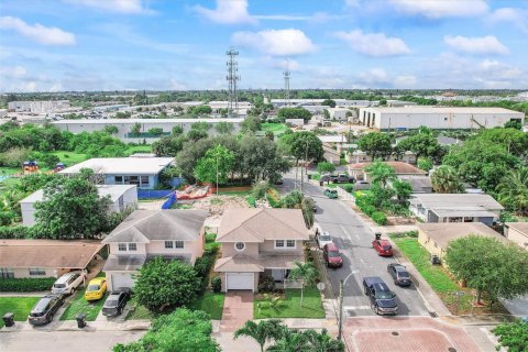 Casa en venta en Lake Worth, Florida, 3 dormitorios, 149.48 m2 № 1930142 - foto 26