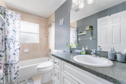 Casa en venta en Lake Worth, Florida, 3 dormitorios, 149.48 m2 № 1930142 - foto 19