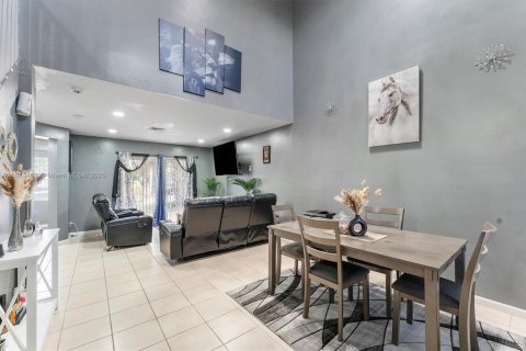 Casa en venta en Lake Worth, Florida, 3 dormitorios, 149.48 m2 № 1930142 - foto 5