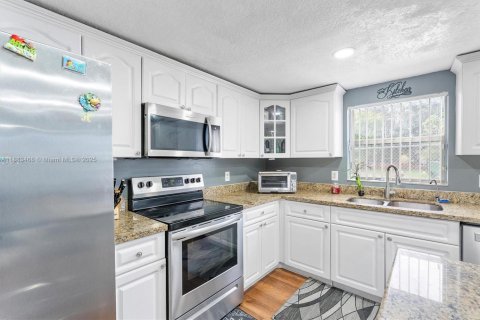Casa en venta en Lake Worth, Florida, 3 dormitorios, 149.48 m2 № 1930142 - foto 12
