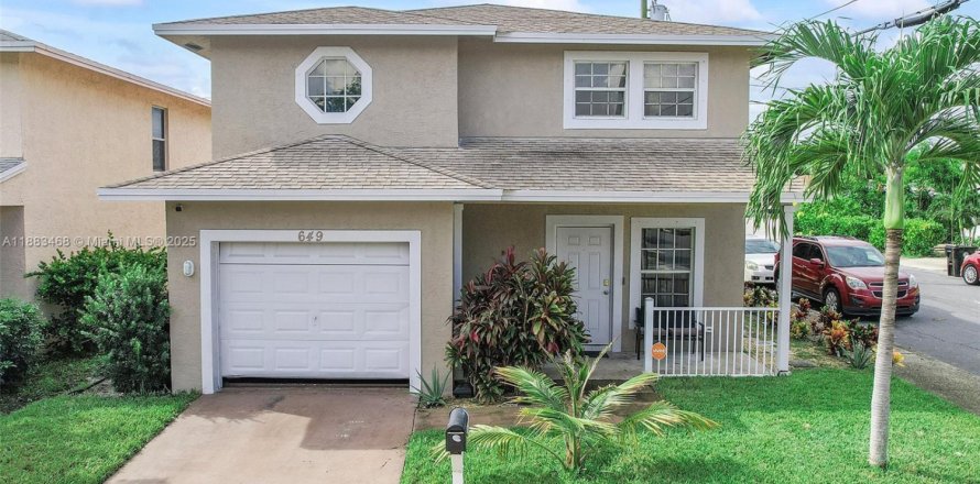 Casa en Lake Worth, Florida 3 dormitorios, 149.48 m2 № 1930142