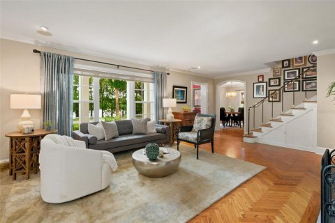 Casa en venta en Orlando, Florida, 6 dormitorios, 351.26 m2 № 2361317 - foto 8