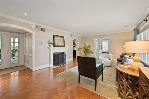 Casa en venta en Orlando, Florida, 6 dormitorios, 351.26 m2 № 2361317 - foto 6