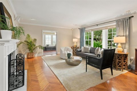Casa en venta en Orlando, Florida, 6 dormitorios, 351.26 m2 № 2361317 - foto 7
