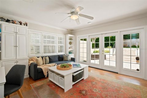 Casa en venta en Orlando, Florida, 6 dormitorios, 351.26 m2 № 2361317 - foto 25