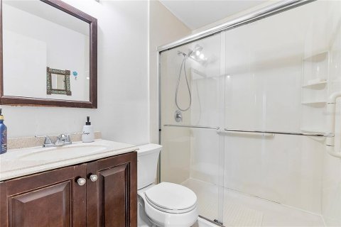 House in Palm Bay, Florida 2 bedrooms, 75.81 sq.m. № 1719941 - photo 17