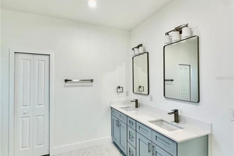 Casa en venta en Palm Bay, Florida, 4 dormitorios, 170.38 m2 № 2318875 - foto 11