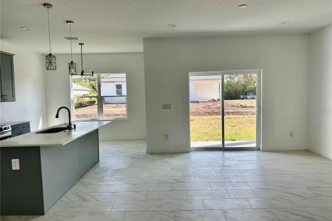 Casa en venta en Palm Bay, Florida, 4 dormitorios, 170.38 m2 № 2318875 - foto 8