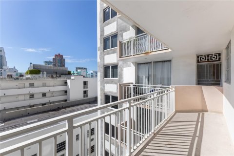 Condo in Miami Beach, Florida, 1 bedroom  № 1978371 - photo 7